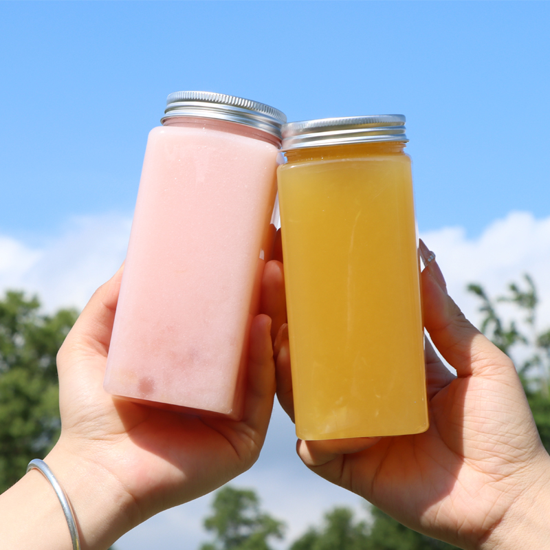 Why do free samples of cosmetic packaging help confirm customization effects?