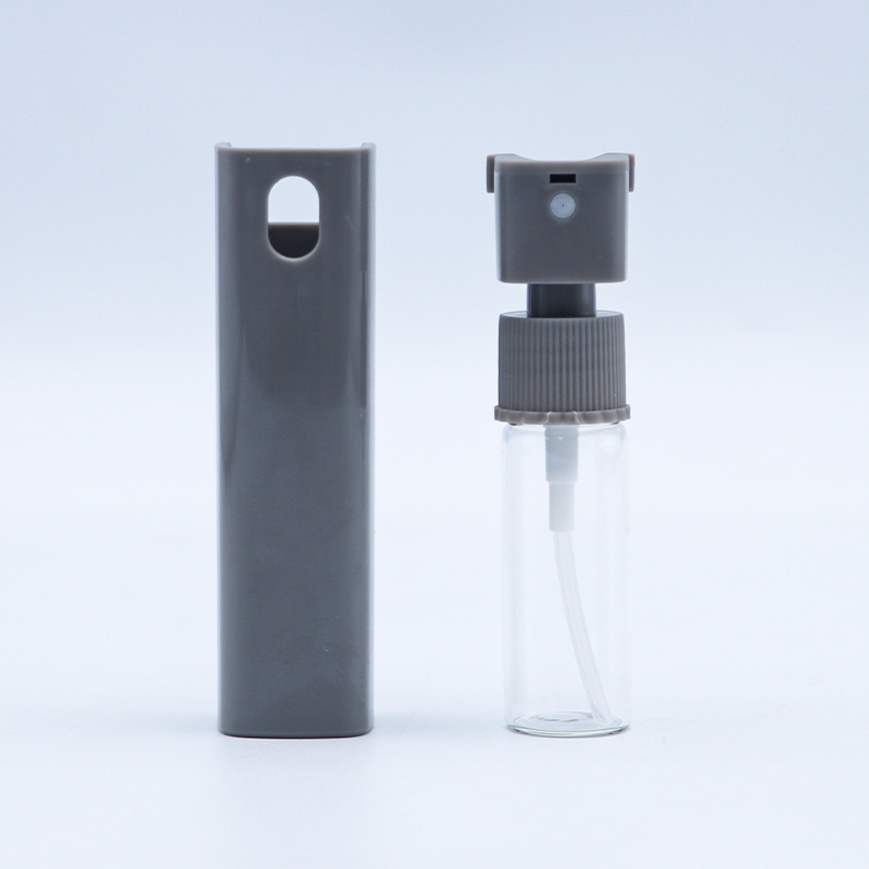 Methods to choose cosmetic packaging with easy-to-use features.