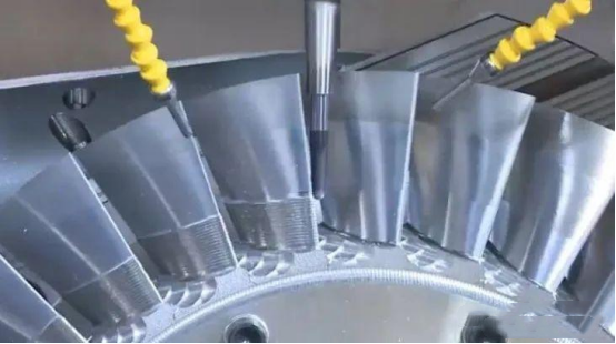 Lâminas de turbinas de cristal único: uma inovação tecnológica que supera os limites de alta temperatura