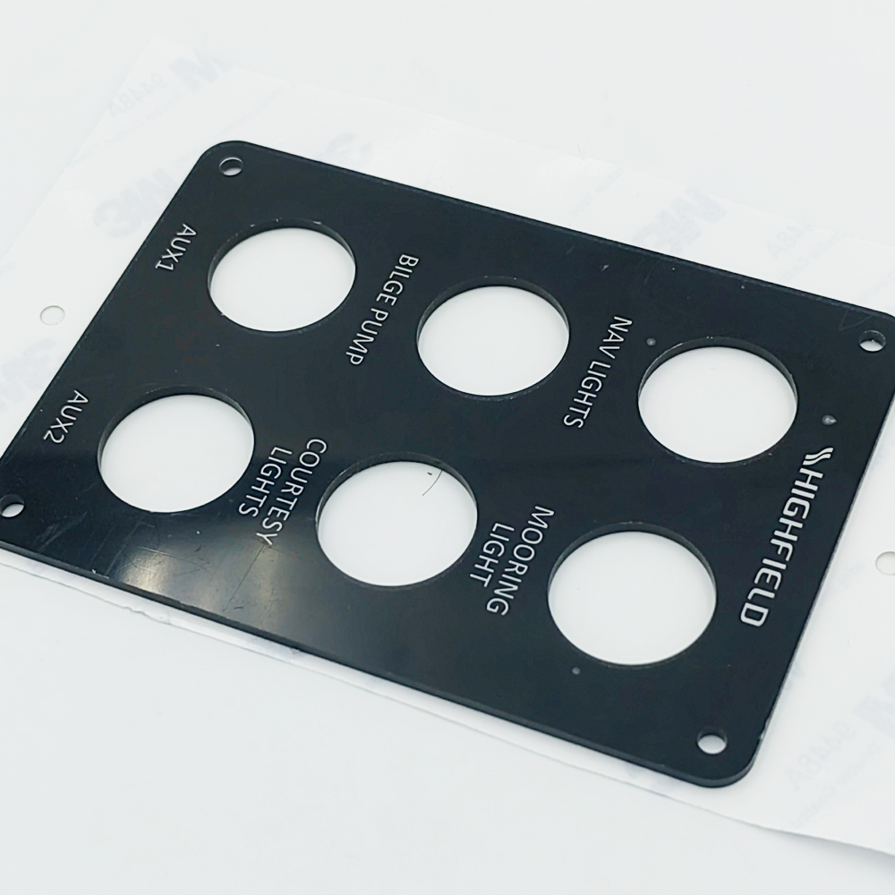 Özelleştirilmiş CNC Kesme Gemi Kontrol Paneli İpek Baskı PMMA 2MM Kalınlık Arka Yapışkan Bantlı