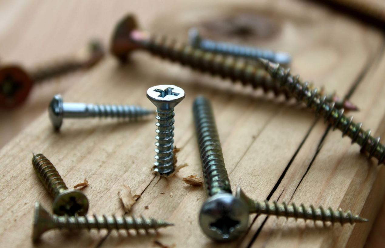 WOOD SCREW