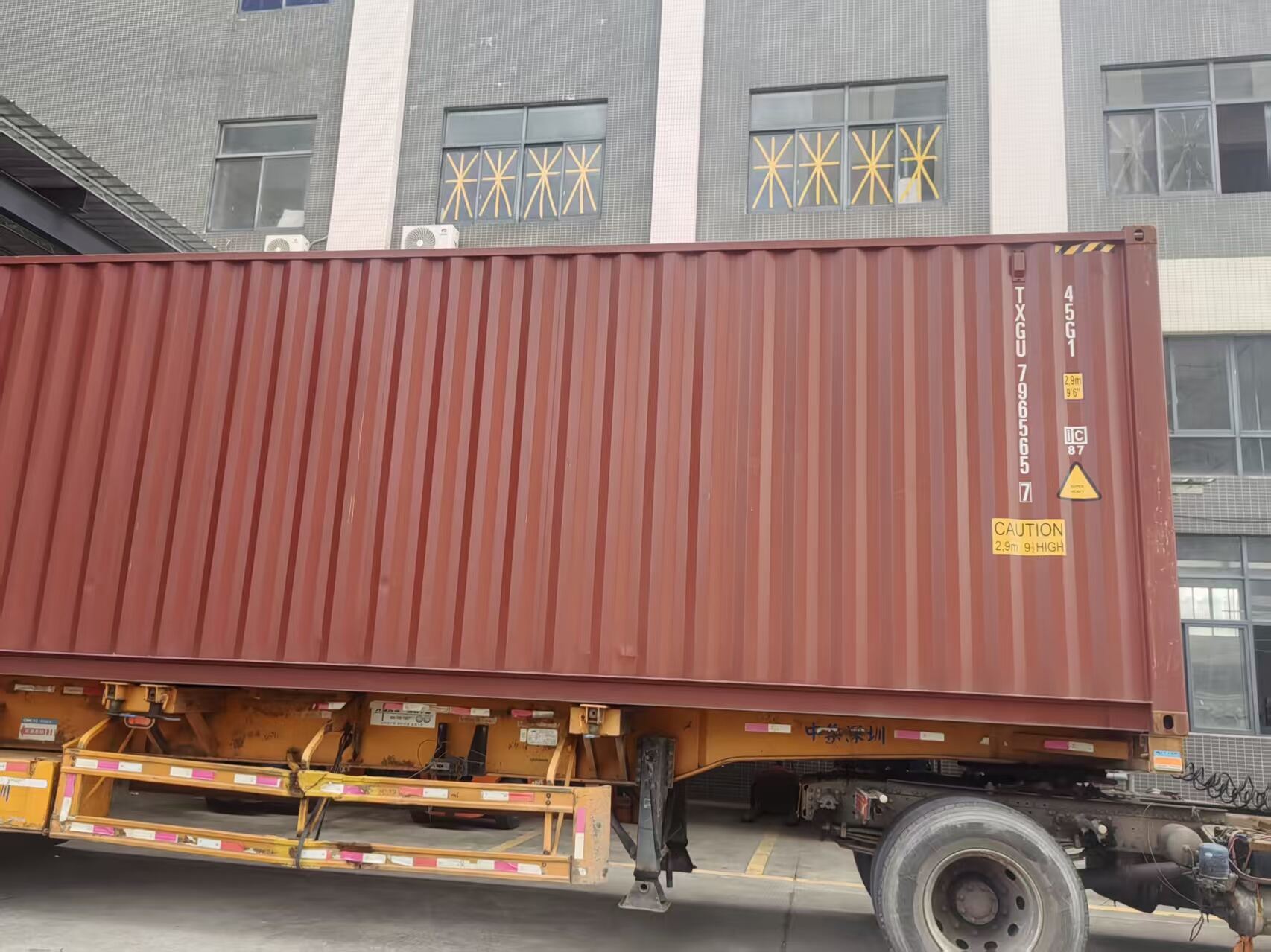 Cargo loading (8).jpg