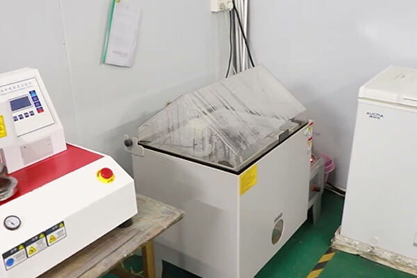 Pengeluar Kerusi Komod ODM&OEM | Keluaran 80,000 unit Setiap Bulan | Kilang KDB