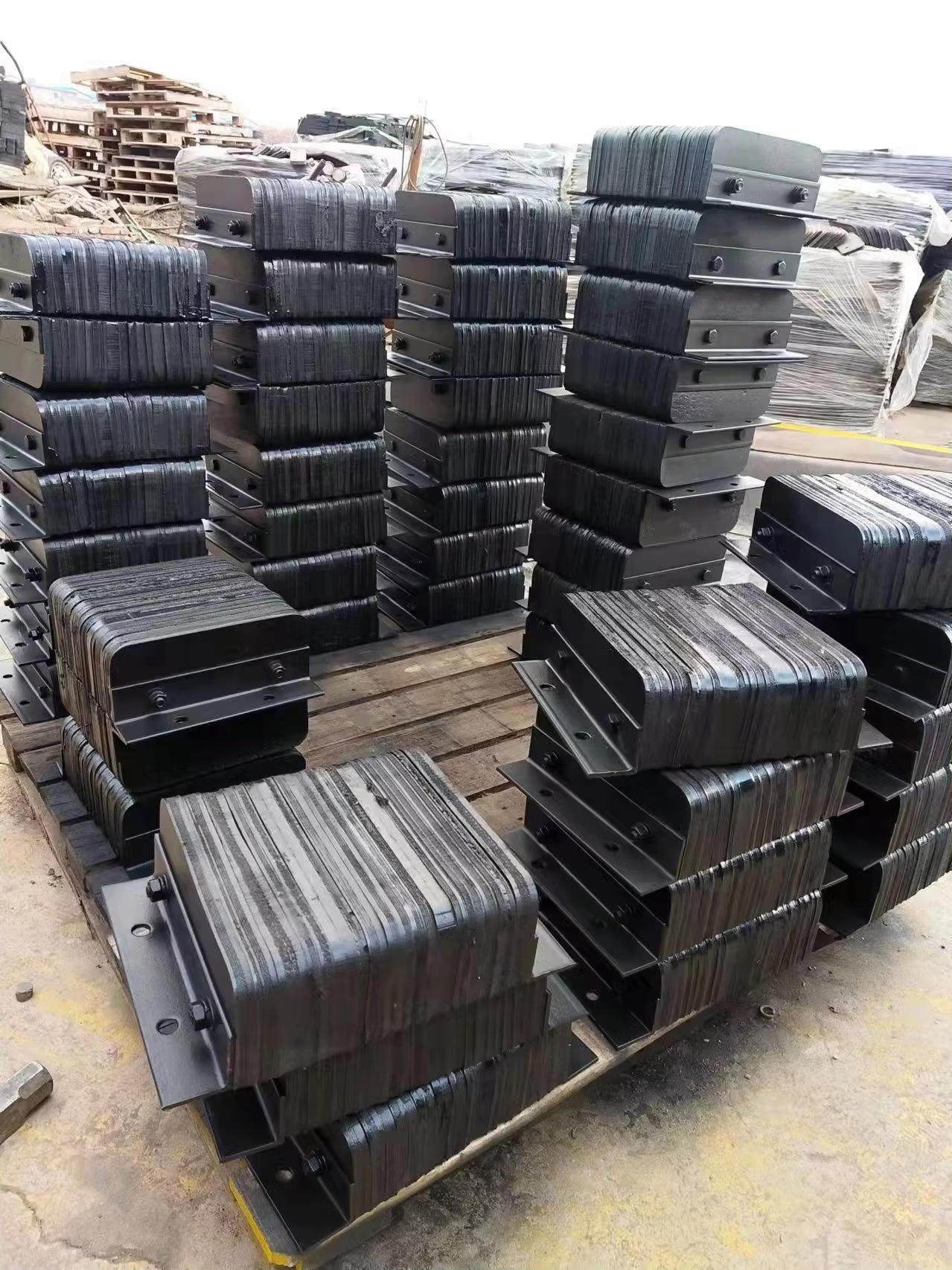 Seleção de Para-choques Laminados com Base nos Requisitos de Carga de Impacto