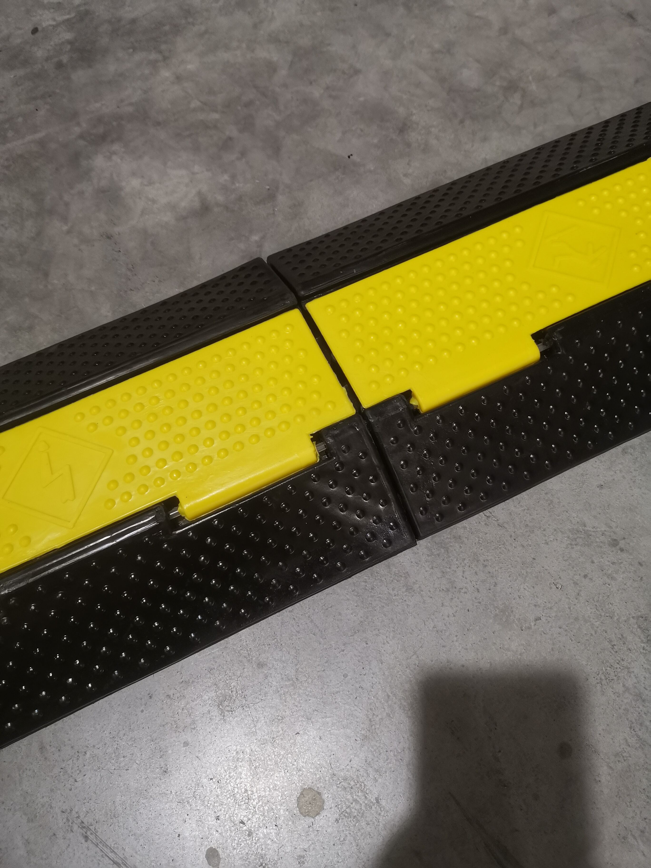 حماية وإدارة كابلات متفوقة