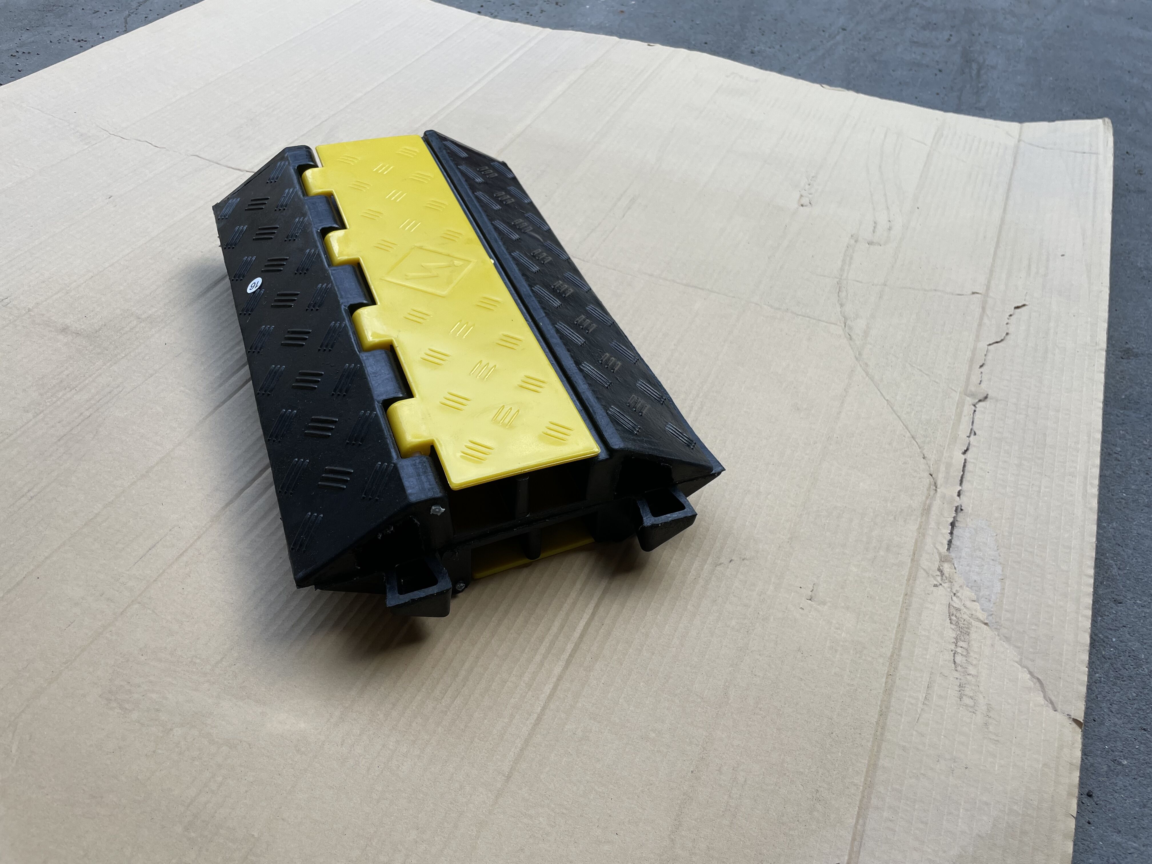 Kostnadseffektiv kabeladministrasjonsløsning