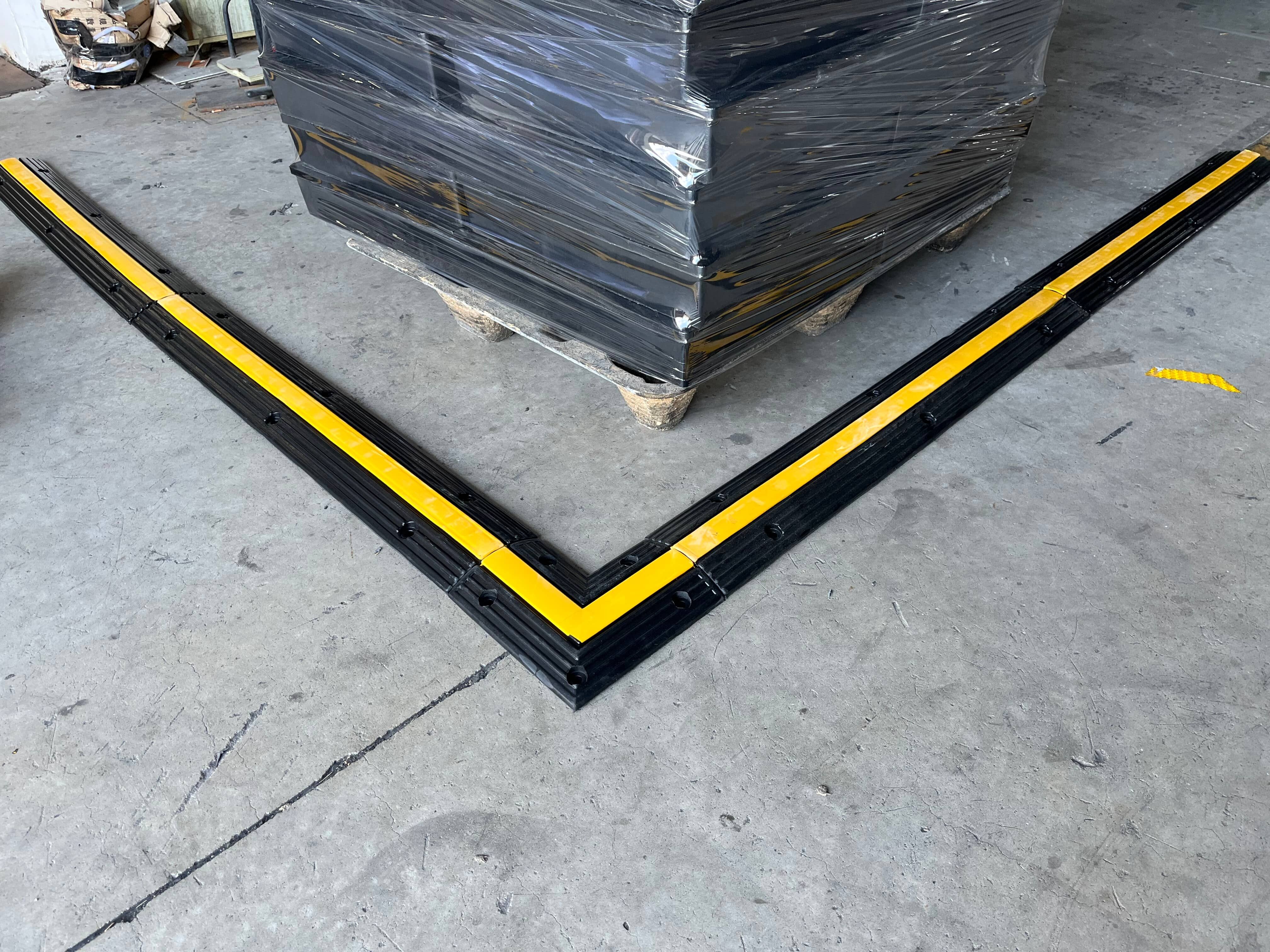 L-Shape Rubber Cable Protector Corner | 90° Corner Connector | YS Traffic
