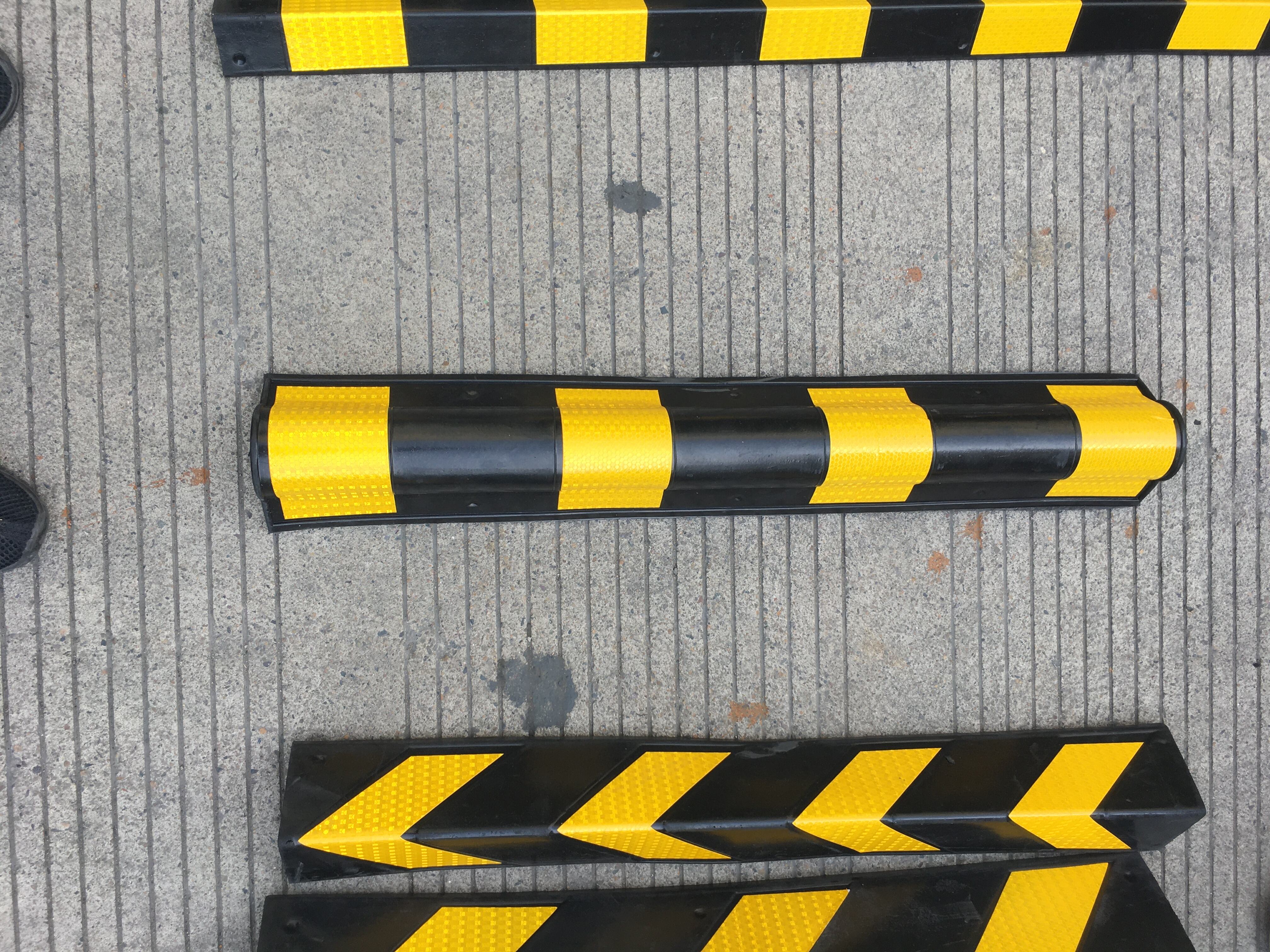 Protetores de Cabo em Grande Volume da Fábrica: Largura Personalizada do Canal, Cores e Classificação de Carga