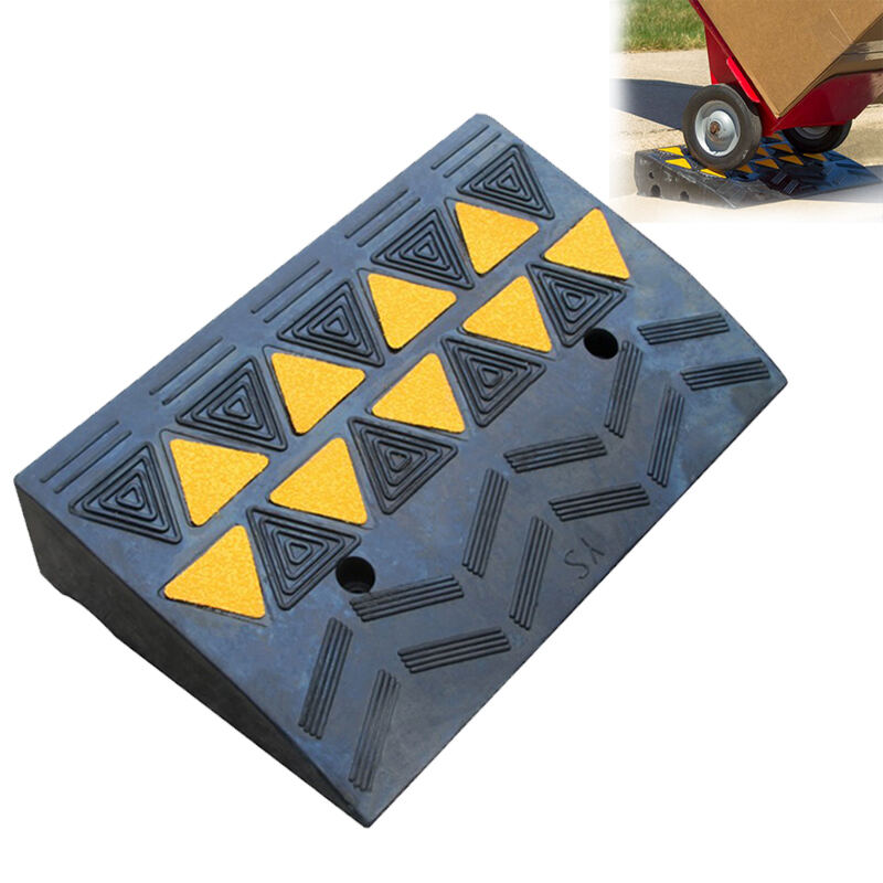 منحدر أرصفة مطاطي صناعي متين مع مثلثات عاكسة عالية الرؤية – الطراز CRB01