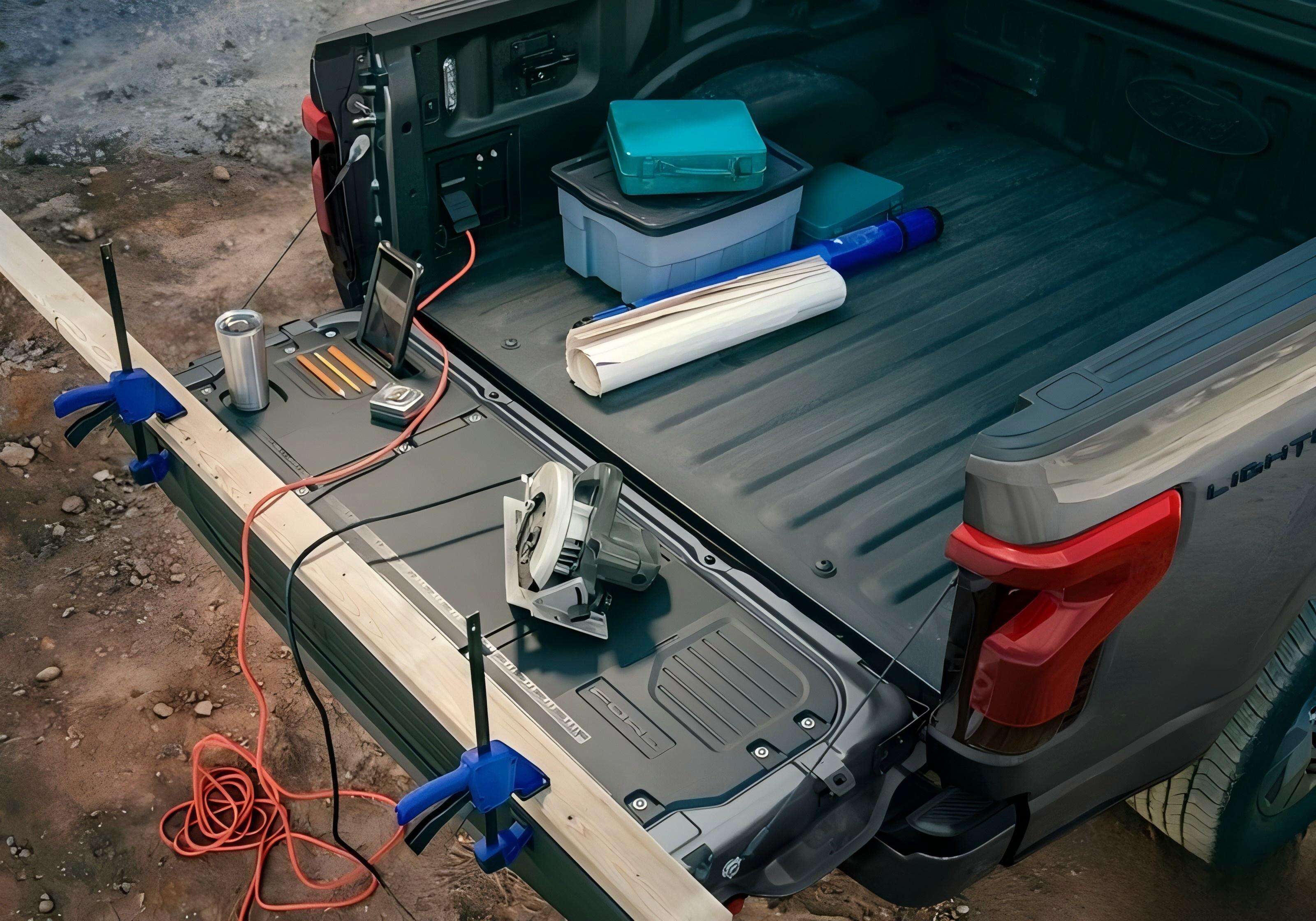 AOTAI Vehicle to Load V2L Discharge Cable Type 2 to EU Schuko*3 Socket Outlet