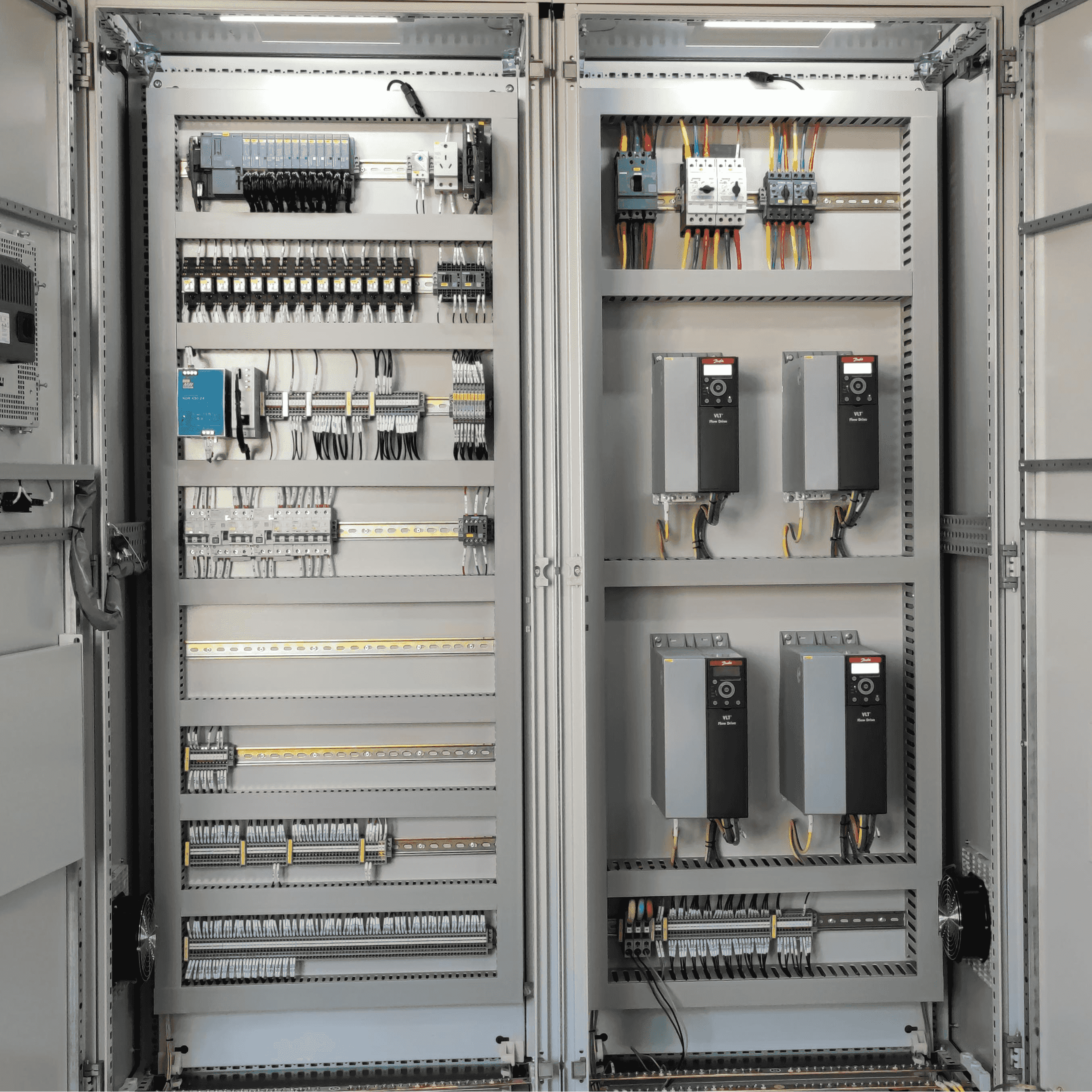 Какие панели управления частотой вращения обеспечивают энергосберегающую работу двигателей?