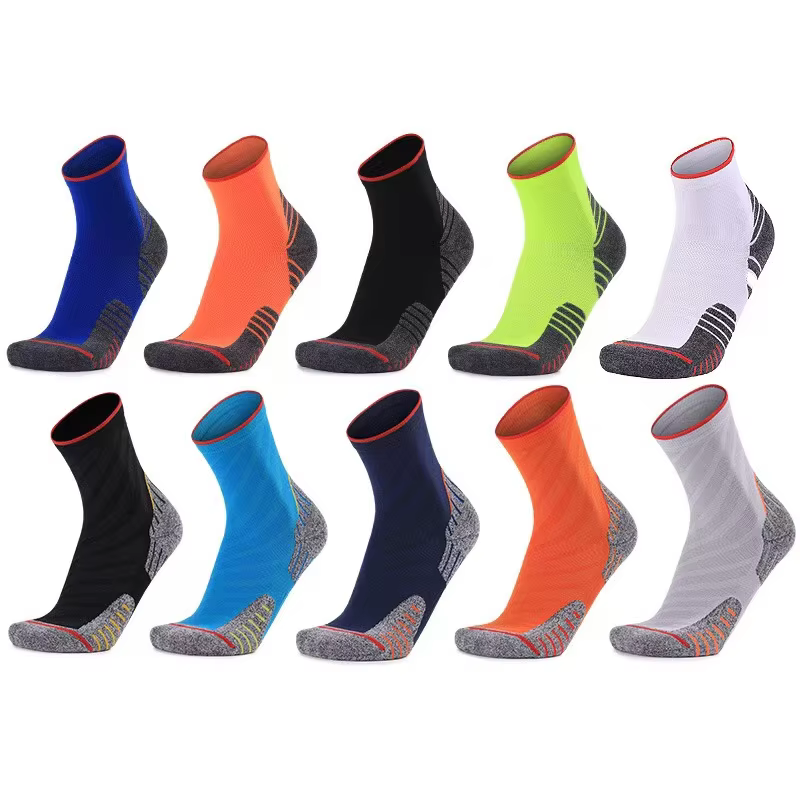 2025 OEM Wholesale Adults Non slip Custom Socks Antislip Basketball Socks Sport Socks