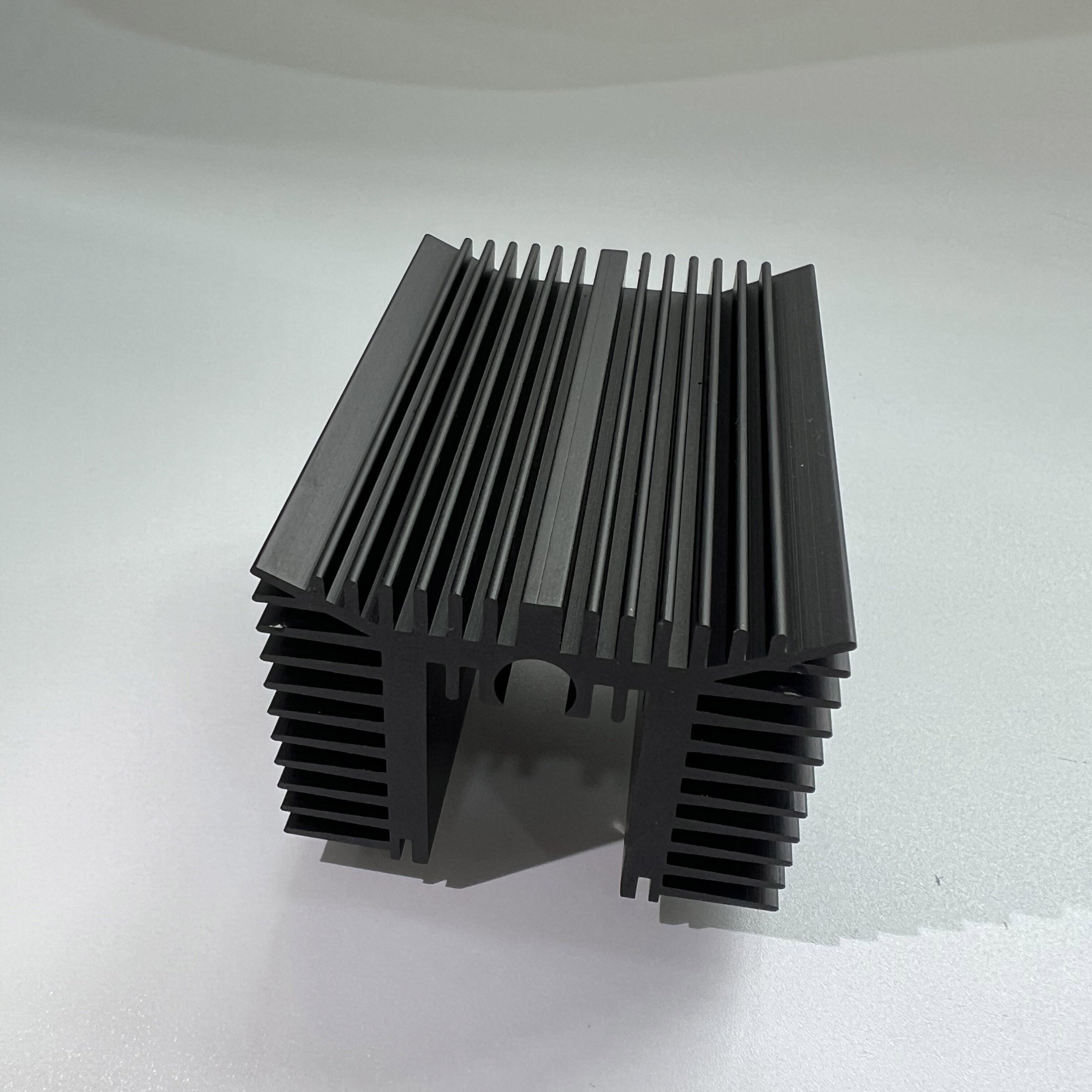Black Anodized Small Size Standard Extruded Heatsink Profile Electronic Extrusion To-126 To-220 Aluminum Heat Sink