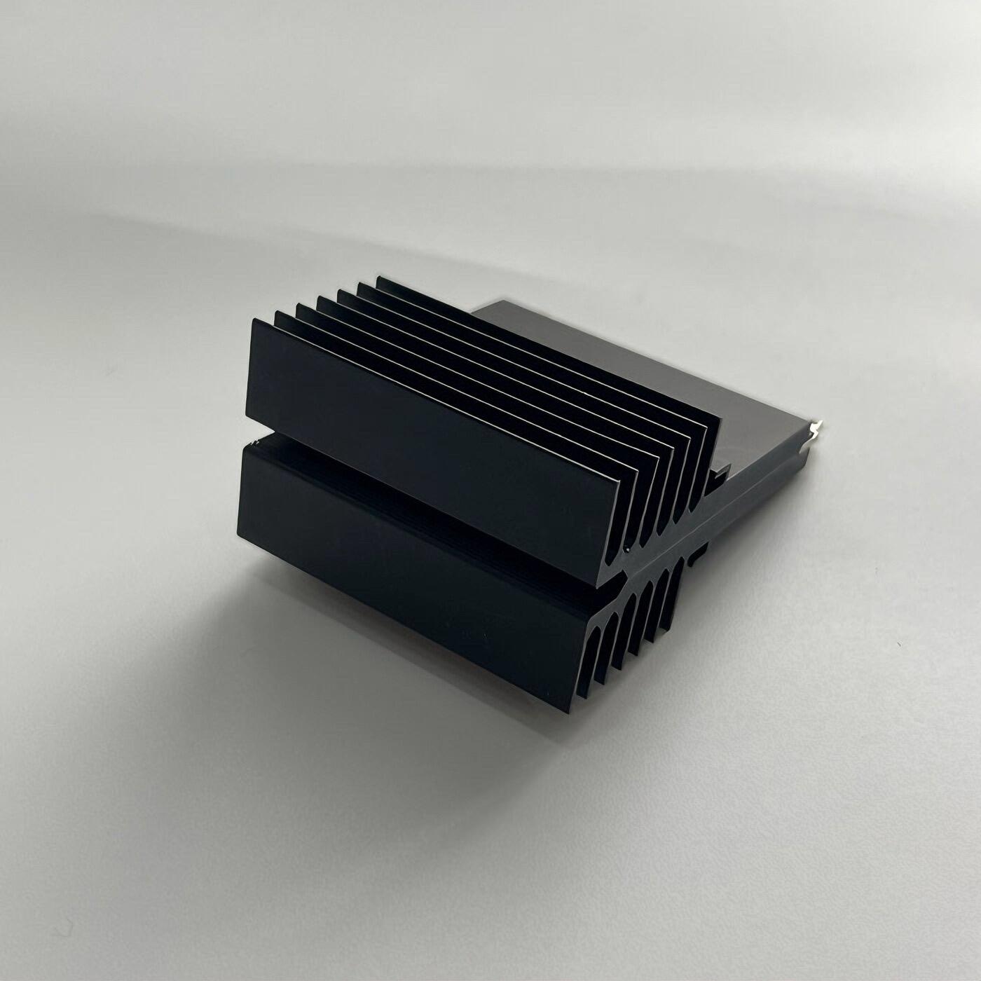 Schwarz anodierter Schraubmontageclip CR301-75AE Verpackungsautomatisierung Elektronik Aluminiumkühler