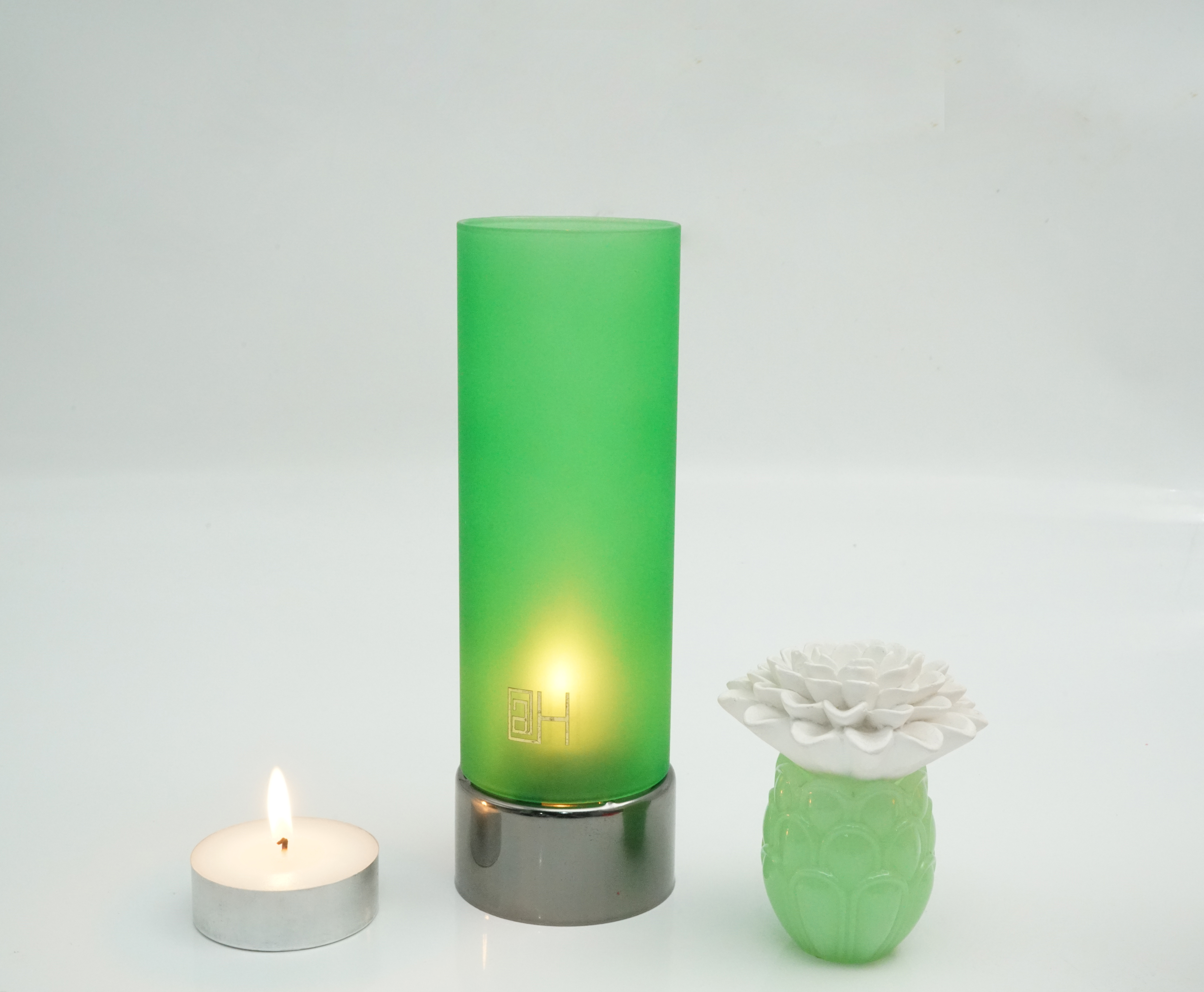 Harderson The perfect companion for scented candles supplier