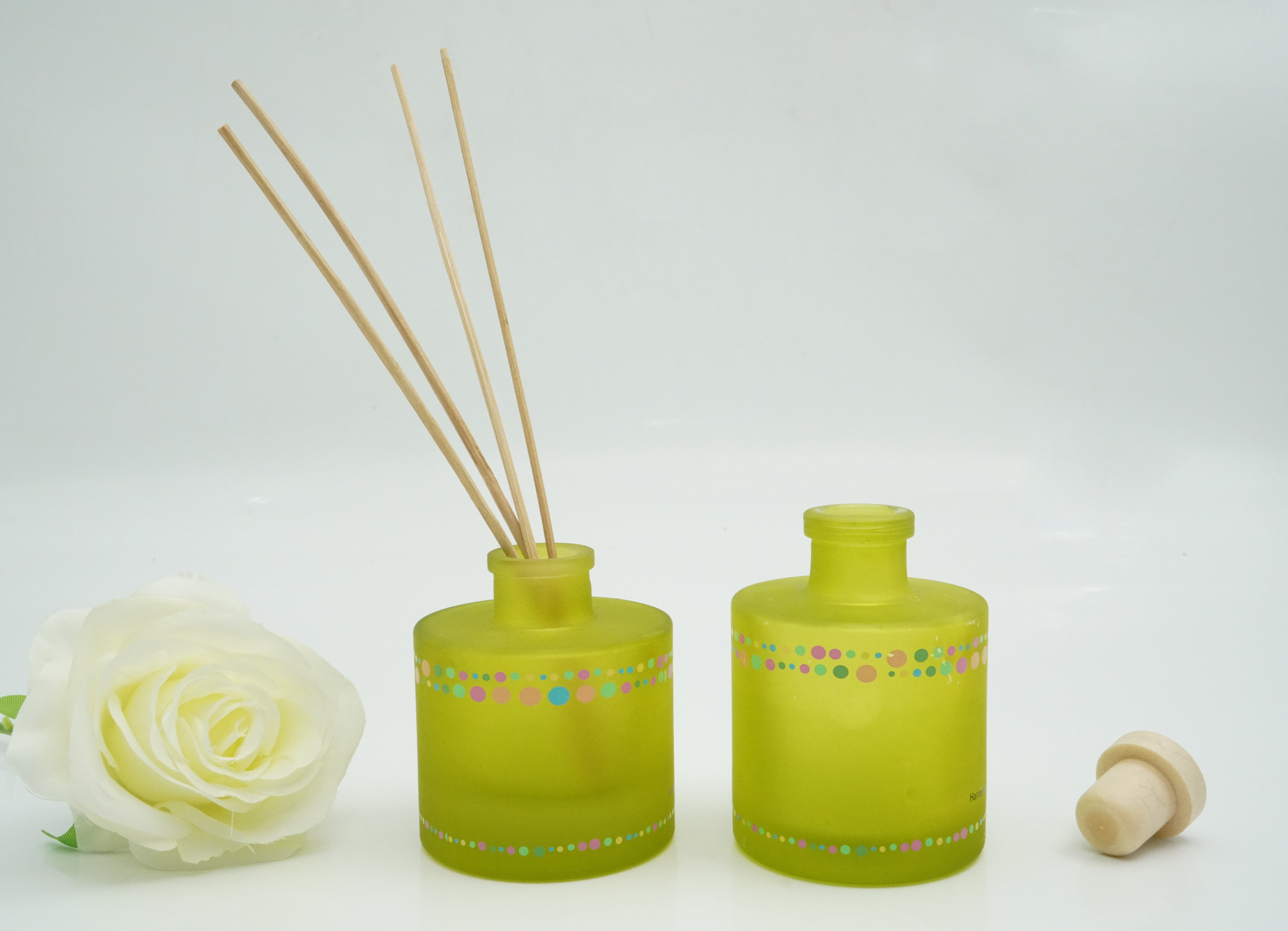 Harderson 4oz rattan sticks aroma diffuser bottles color glass details