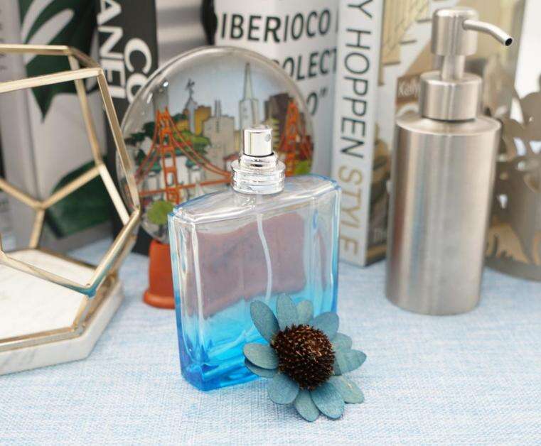 100ml Classic Style Square Glass Perfume Bottle With Pump Spray supplier