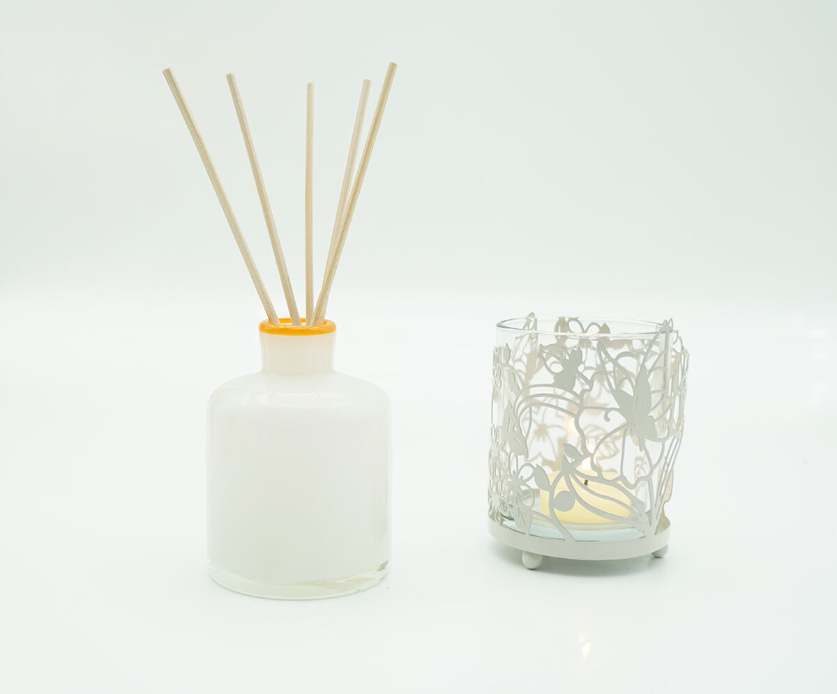 Harderson 5oz Rattan Sticks Aroma Color Glass Diffuser Bottle supplier