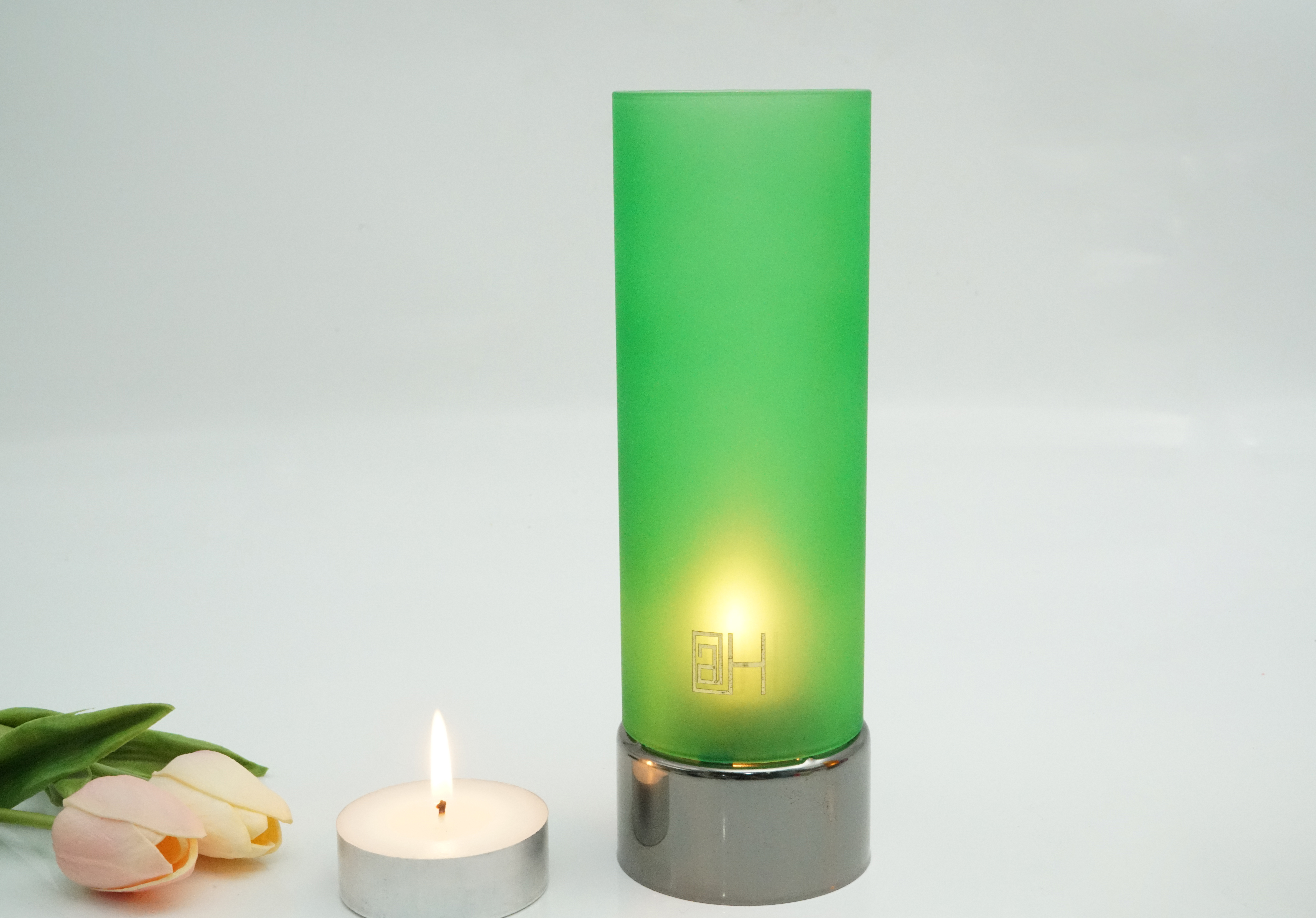 Harderson The perfect companion for scented candles details