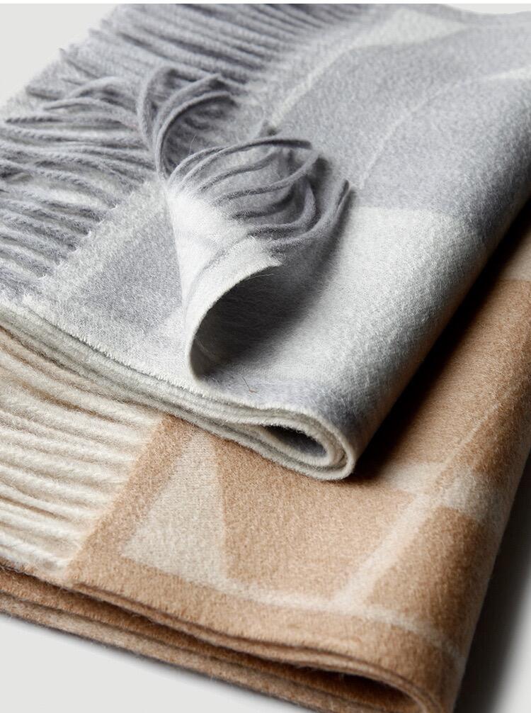 W02 Double-sided jacquard lamb wool scarf