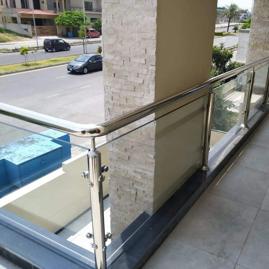 Factory Price Strong Stainless Steel Baluster Tempered Glass Balcony Railing/High Quality Balustrades Handrails manufacture