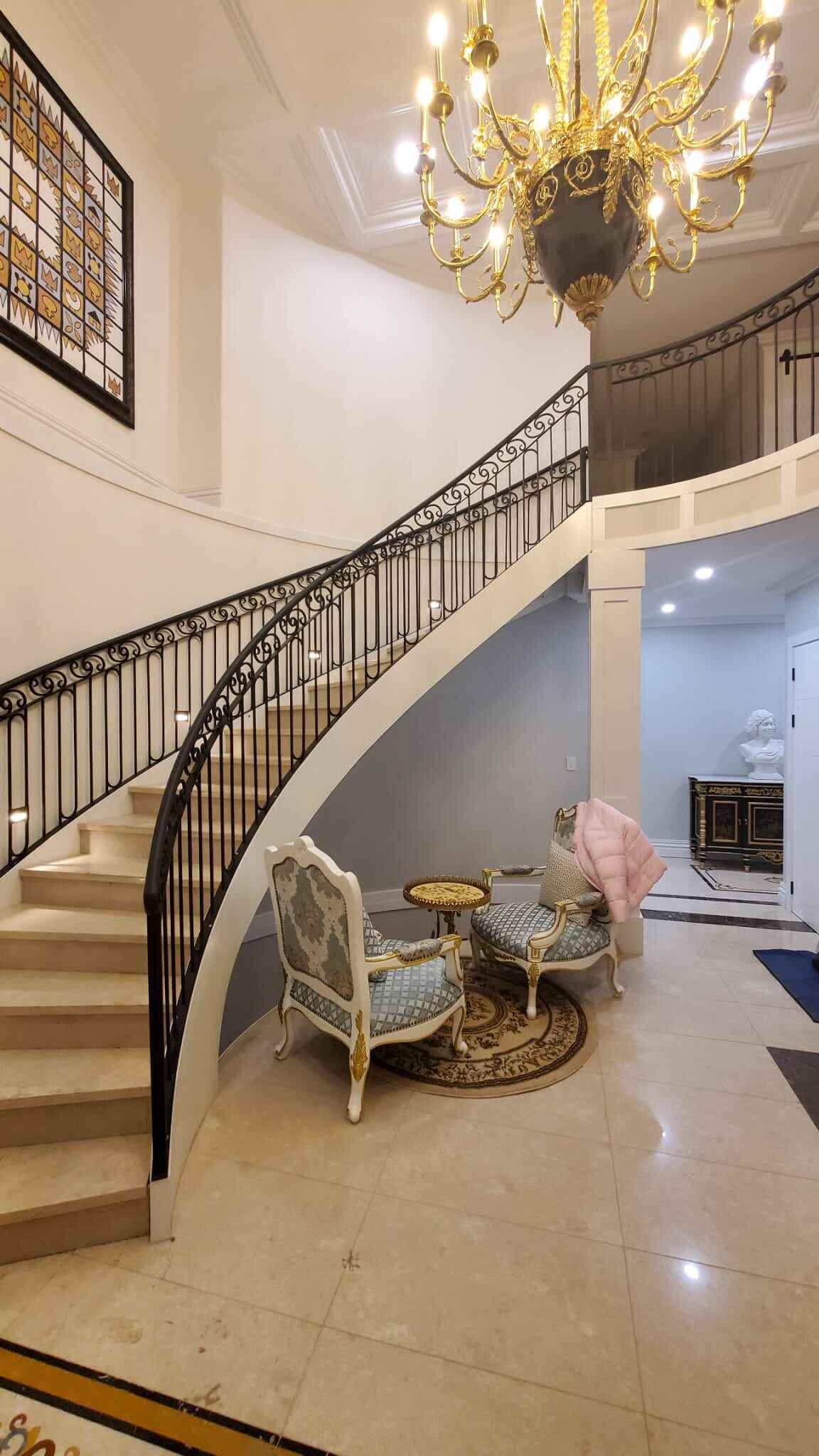 Luxuriant in Design Wrought Iron Railing Curved Staircase from Foshan Factory manufacture