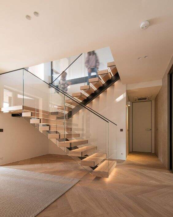 American style popular matte black mono stringer beam white oak open tread floating stairs with glass handrail railing