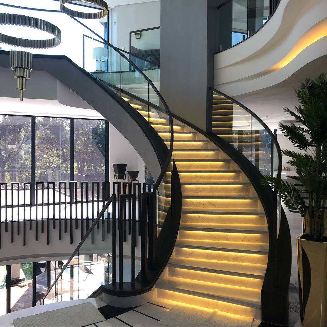 Curved/Arc spiral Staircase, Indoor staircase,Luxury Modern Home Decoration Glass decor stairs wooden Stairs factory