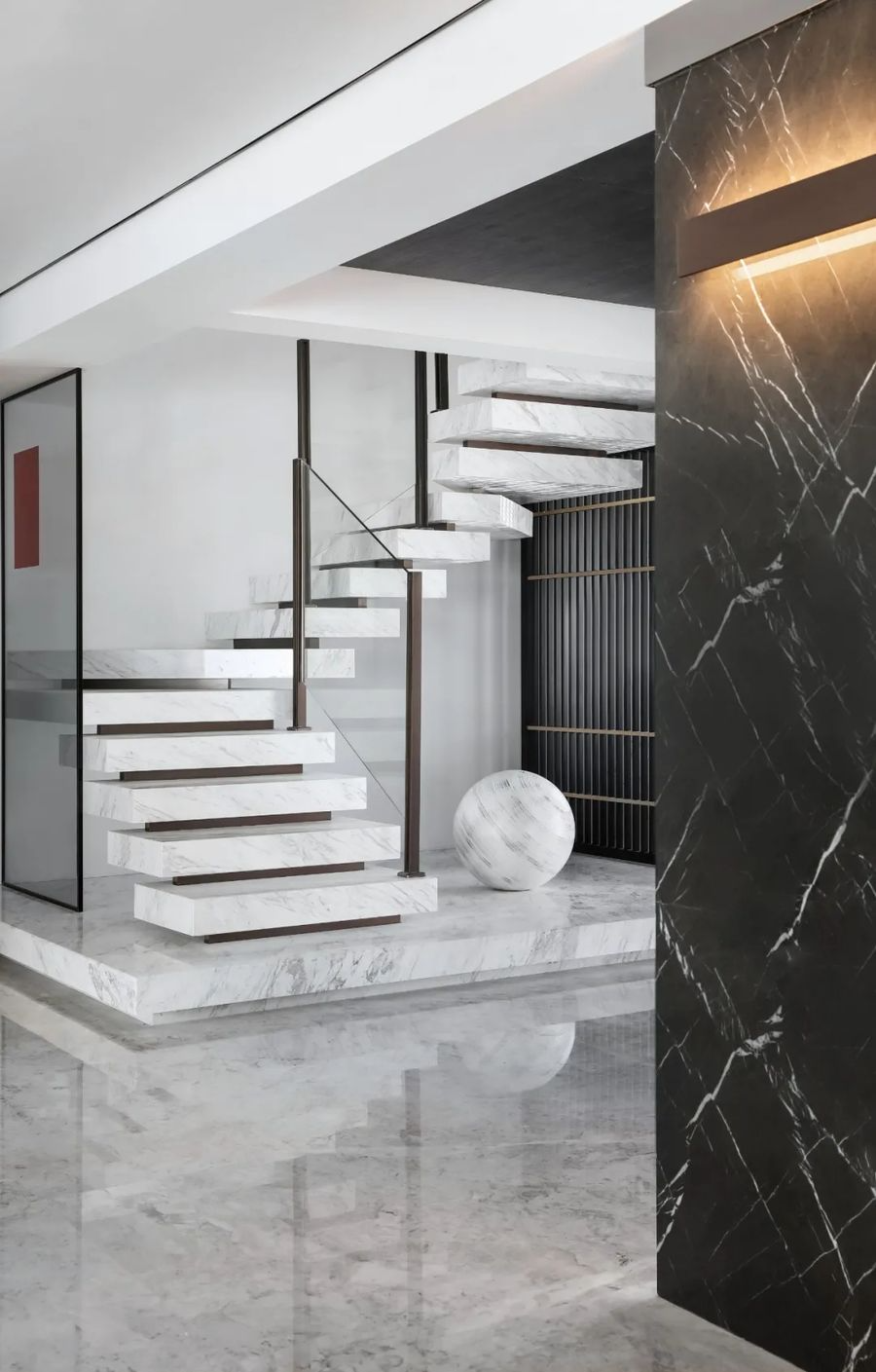 Industrial Mono Stringer Staircase: Combining Functionality with Urban Aesthetics in Your Home details