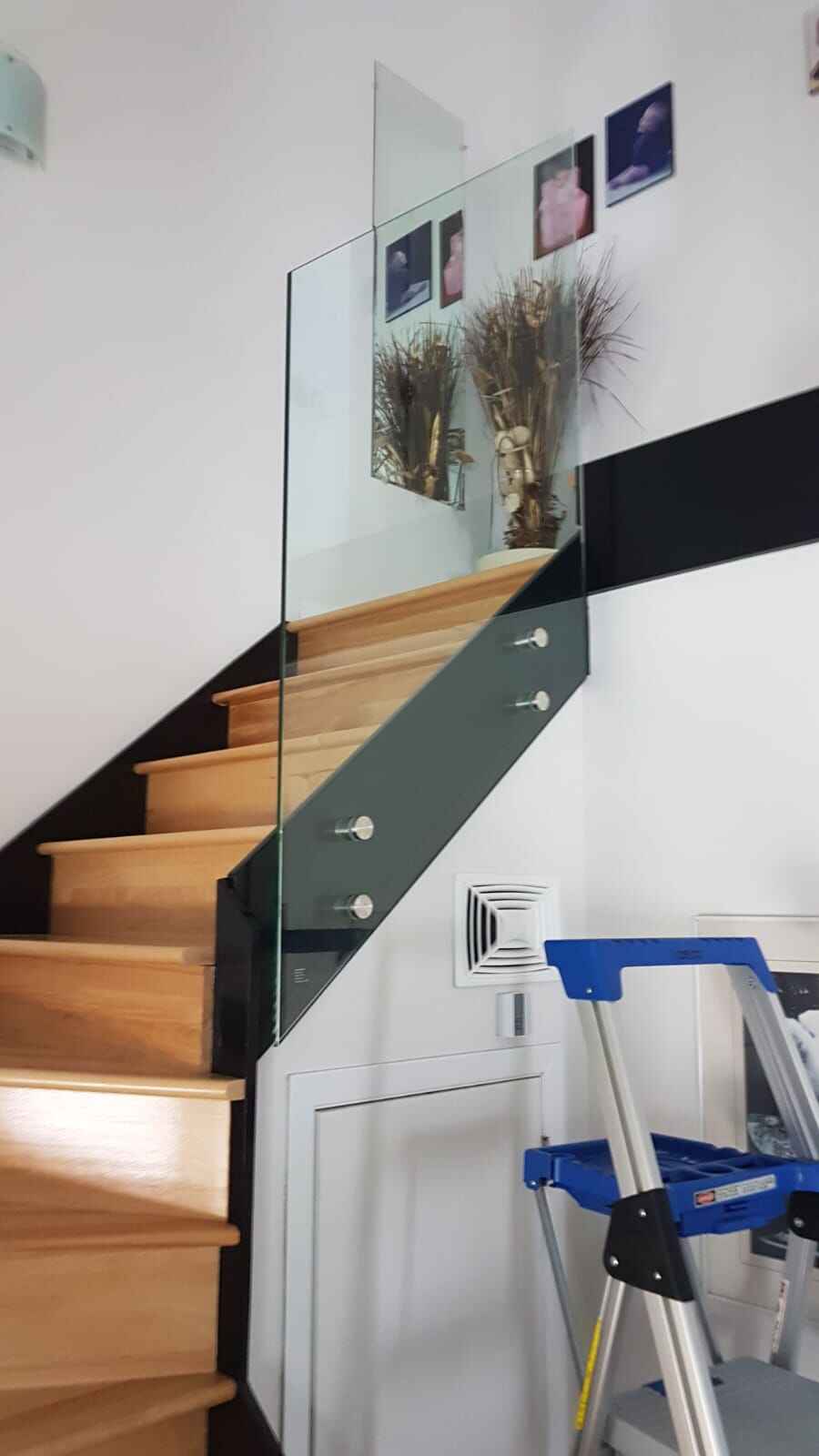 Home stair case balustrade S.S frameless stainless steel standoff glass railing indoor supplier