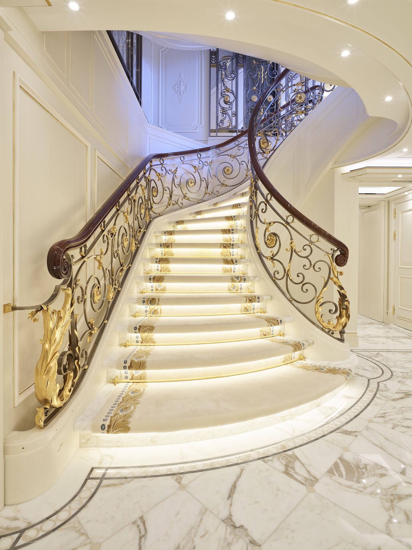 New Luxury Design Wrought Iron Railing Curved Staircase from Foshan Factory supplier