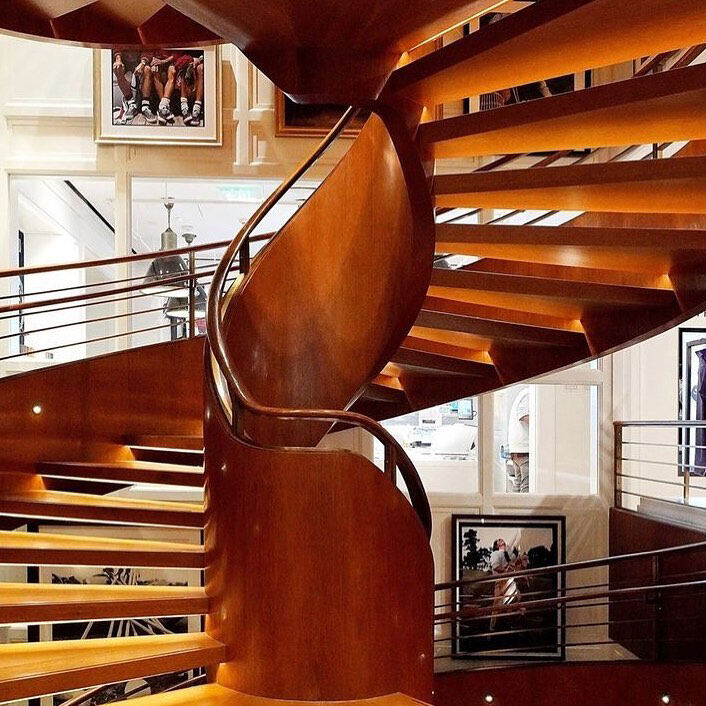 Helical Arc Floating Staircase With Glass Railing and Solid Wood Treads Indoor Wood Curved Stairs