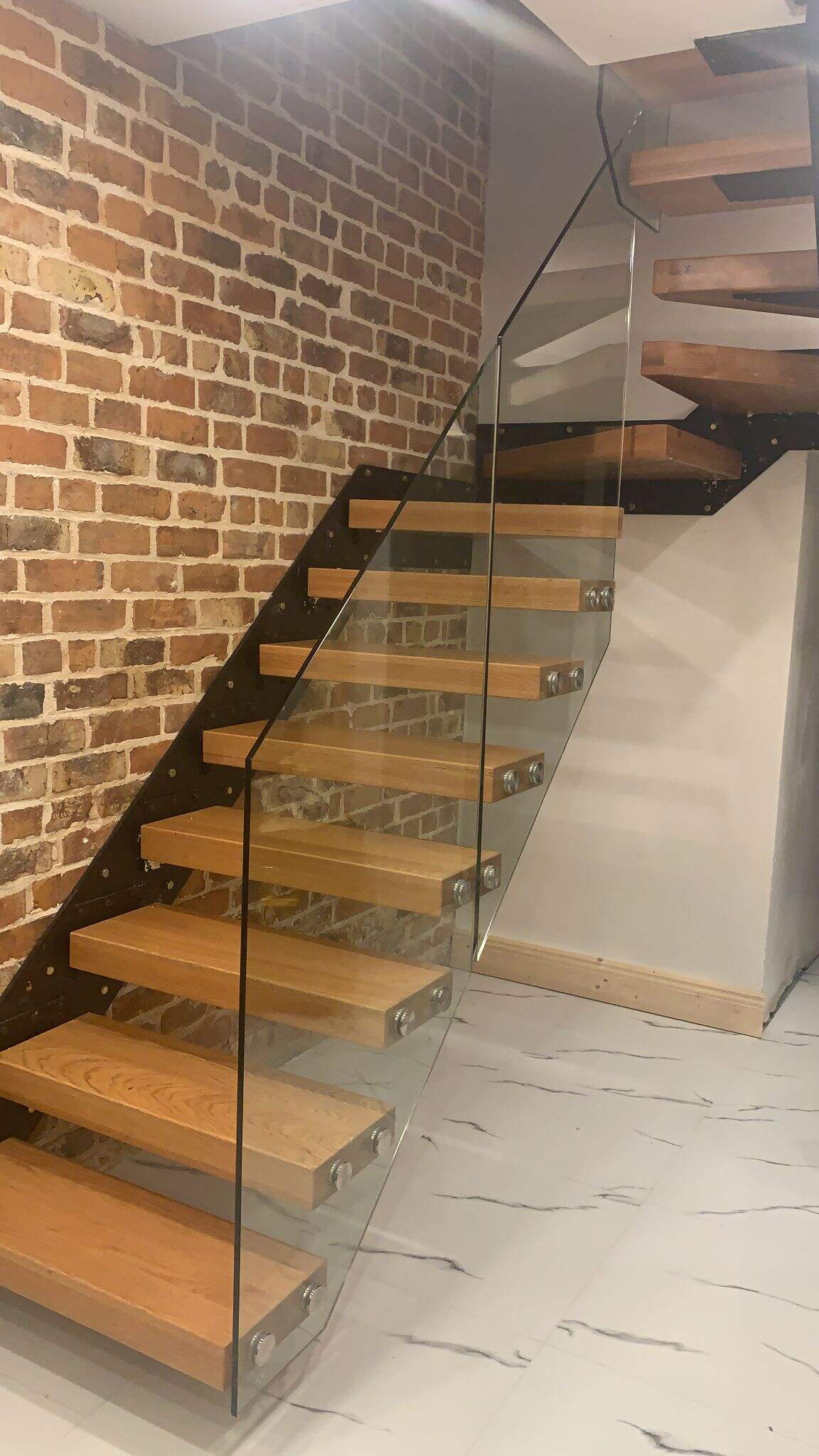 DB European-style staircase solid wood step floating stairs interior custom stairs space saving manufacture