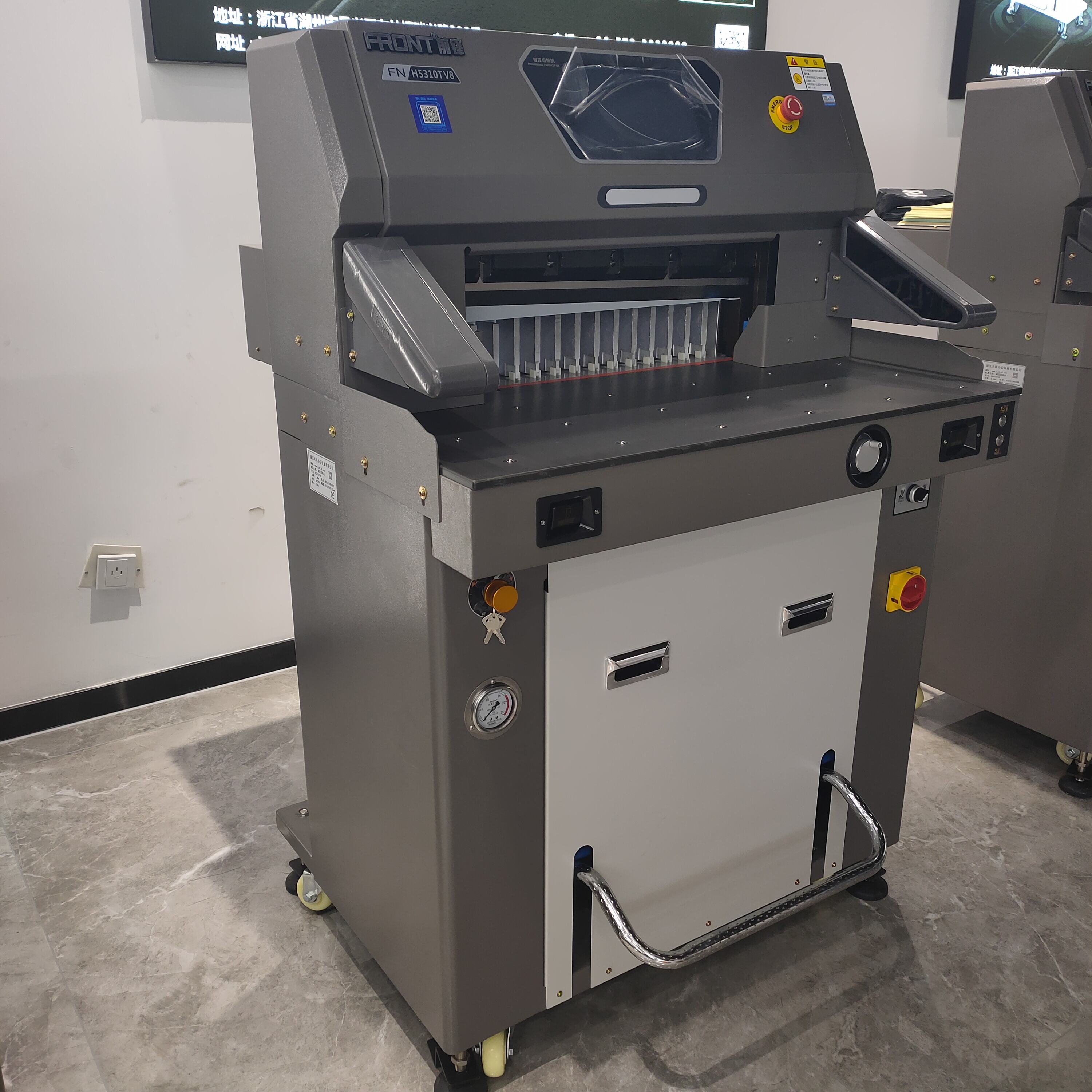 What Features Should You Look for in a Wholesale Metal Paper Trimmer?