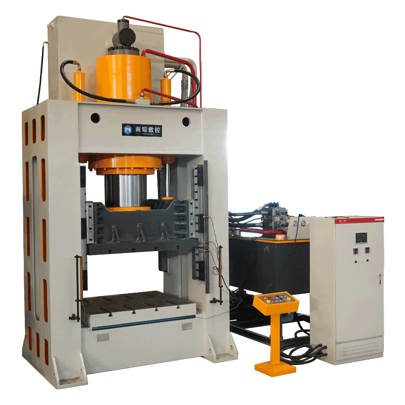 Presă Hidraulică pentru Forjare la Calfă | Echipament Industrial de Forjare Fiabil