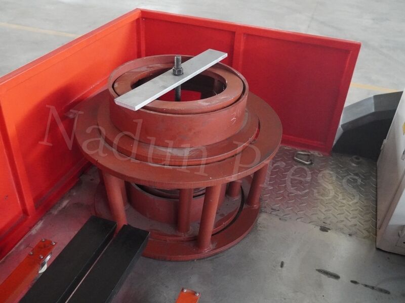 mobile solid tire press machine (4).JPG