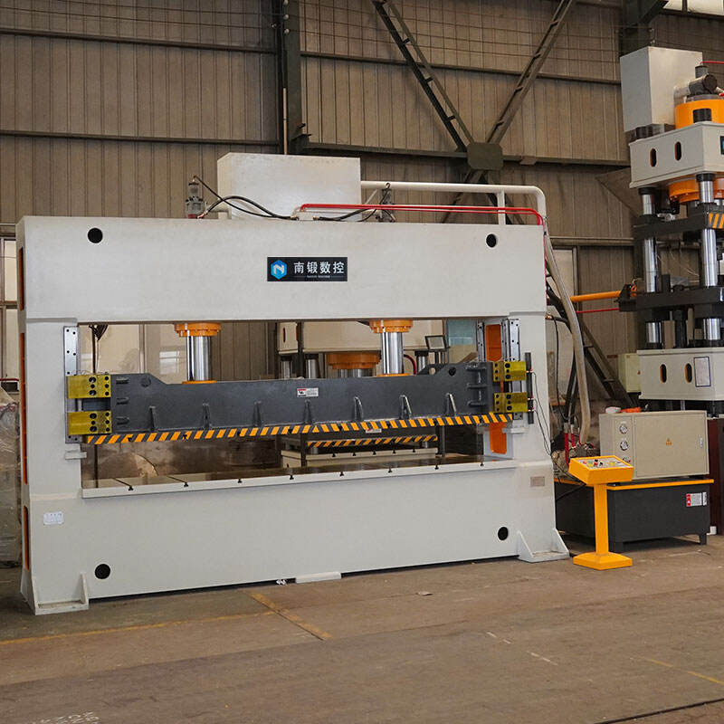 200 tons frame type Hydraulic press for punching sheet metal parts of refrigerated trucks