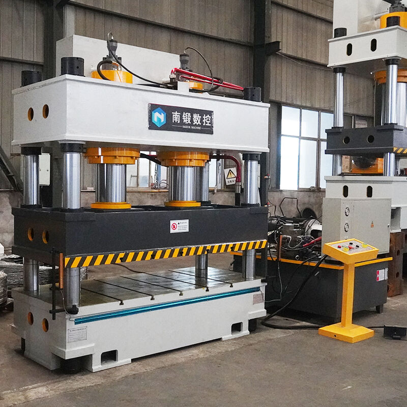 مكبس هيدروليكي بسعة ٣١٥ طنًا لصفائح الزنك الملونة وبلاط الحجر