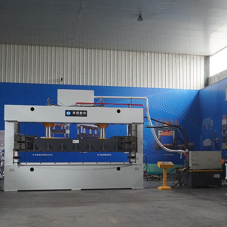 What safety precautions should be taken when using a 200T H frame hydraulic press for riveting?