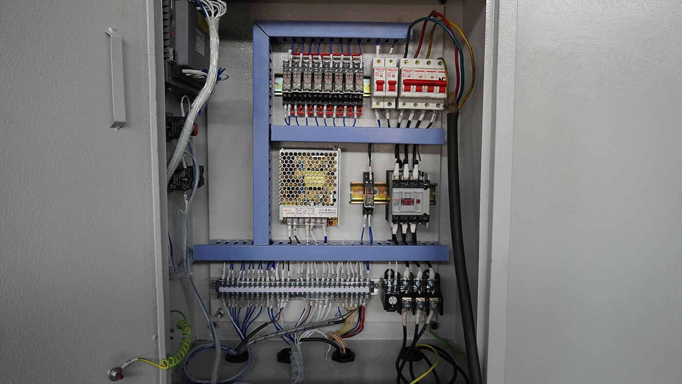 125T hidraulinės visiškai automatinės CNC plieno perforavimo mašinos detalės