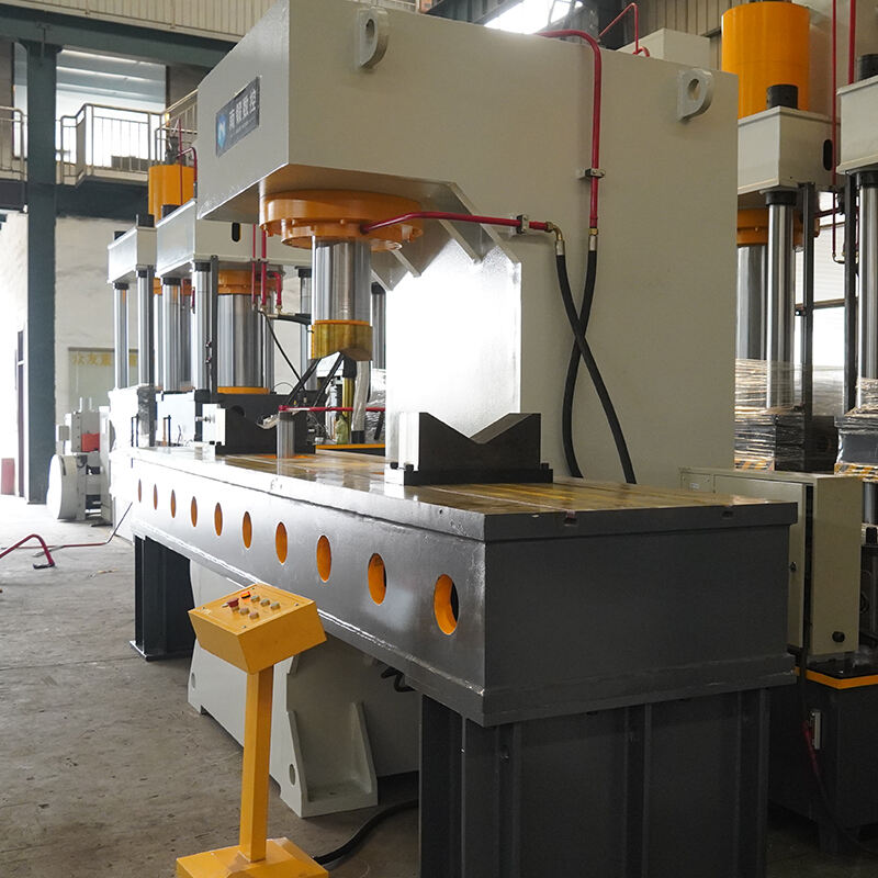 What are the key advantages of investing in the 400-ton Straightening Single-column Hydraulic Press for industrial applications?