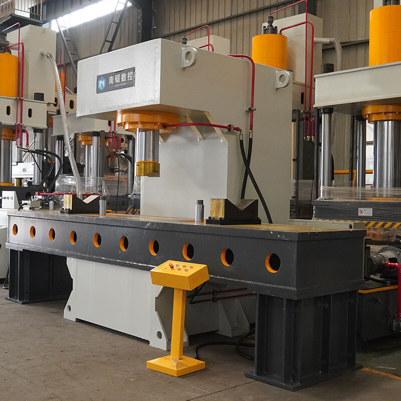 What are the top safety features of the 400-ton Straightening Single-column Hydraulic Press for household appliance production?