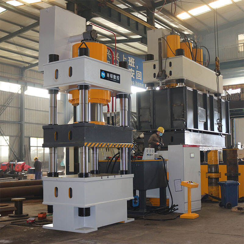 800トンステンレス鋼製水槽プレス