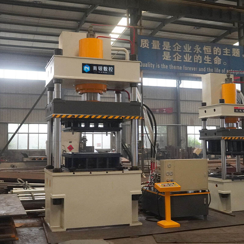 台車成形用油圧プレス