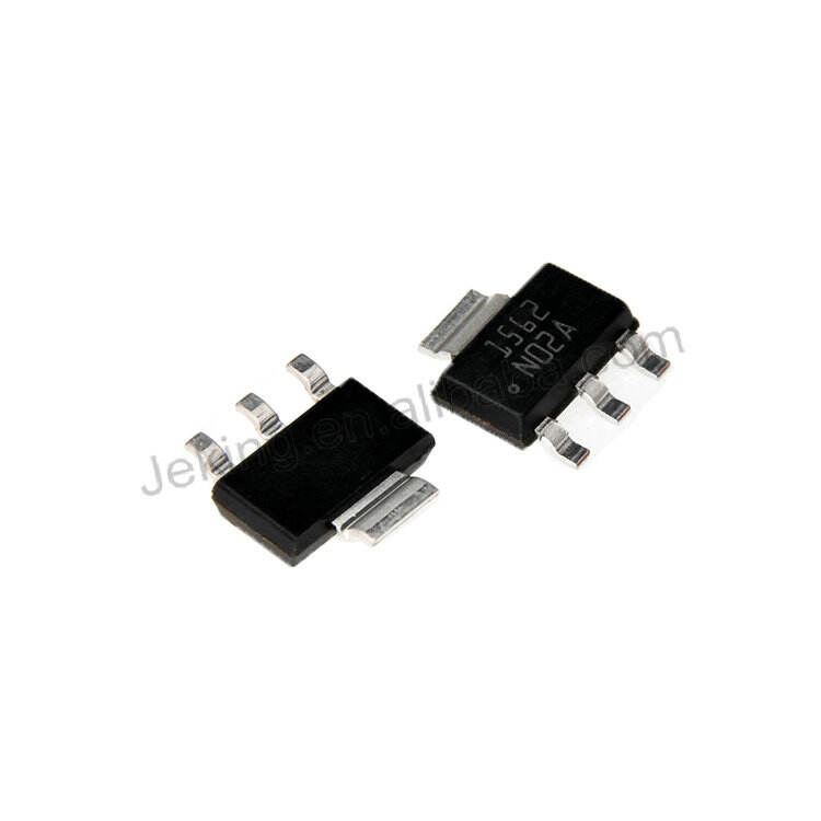 Linear Voltage Regulators 3-Term Negative SOT-223-4