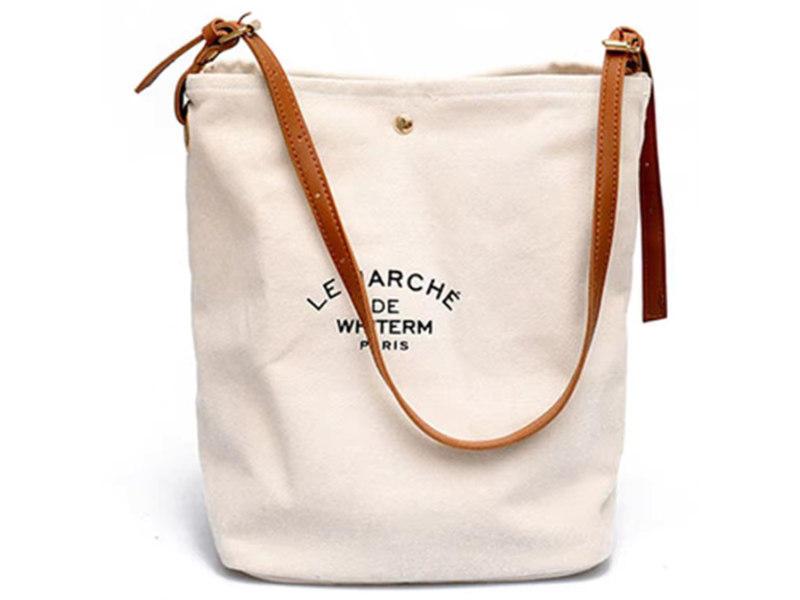 맞춤형 인쇄 토트백: 슈퍼마켓 및 쇼핑몰을 위한 합리적인 브랜딩 솔루션