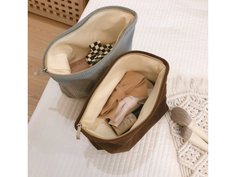 Why Choose a Cotton Cosmetic Bag?