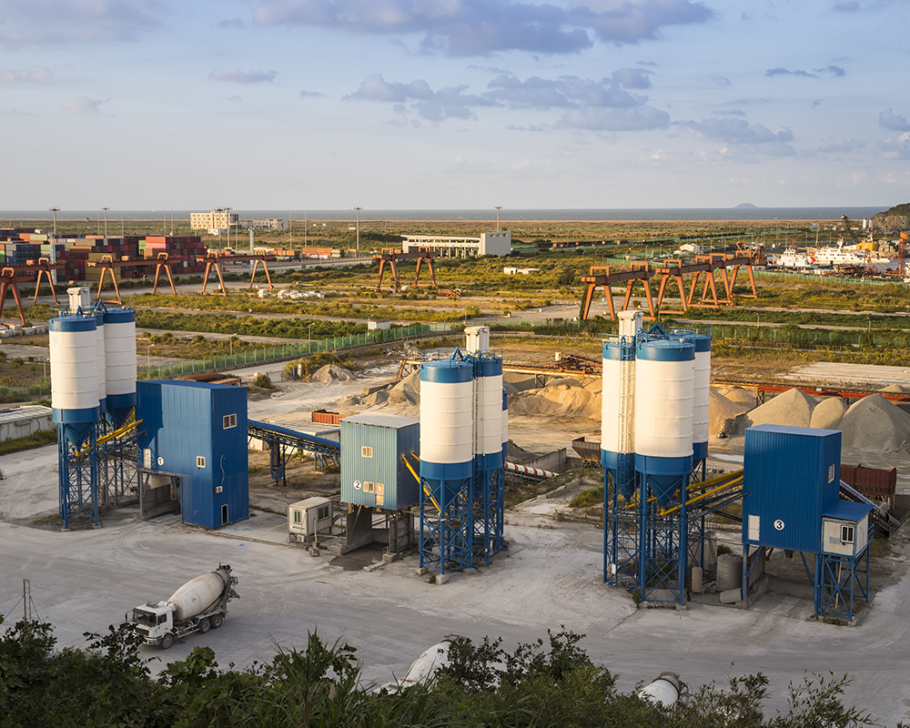 Concrete mixing plant