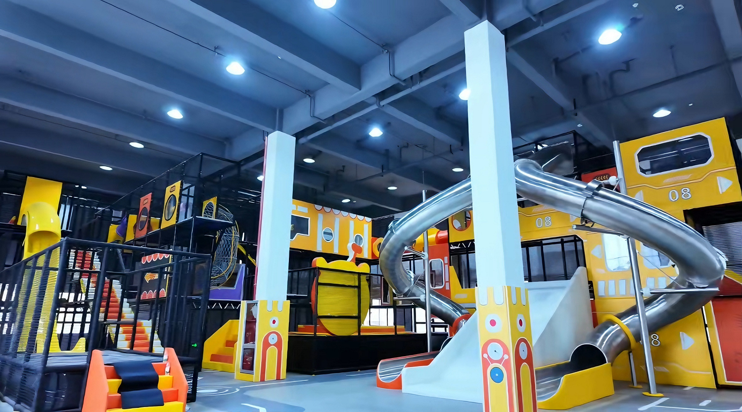 Company Showroom: Racing-Themed Indoor Playground