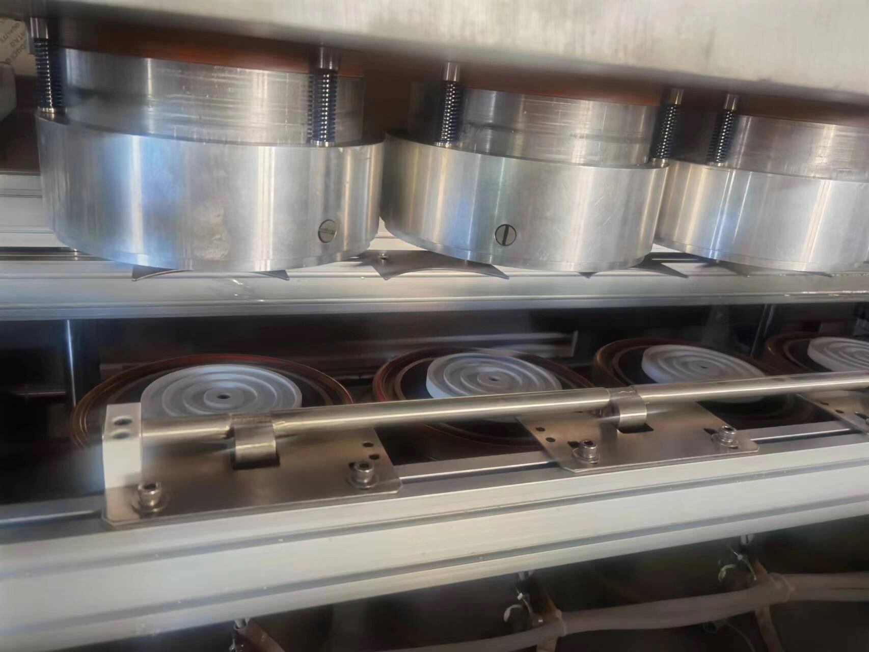 Mechanical Automatic Nitrogen Flush Aluminium Box Sealing Machine Core Gear Engine for Meat Vegetables Vacuum Packaging Paper manufacture